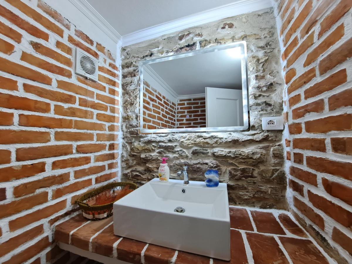 "Villa 70" Guesthouse Gjirokastër Eksteriør bilde