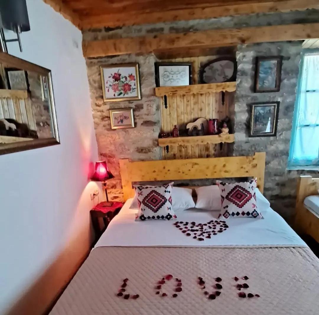 "Villa 70" Guesthouse Gjirokastër Eksteriør bilde