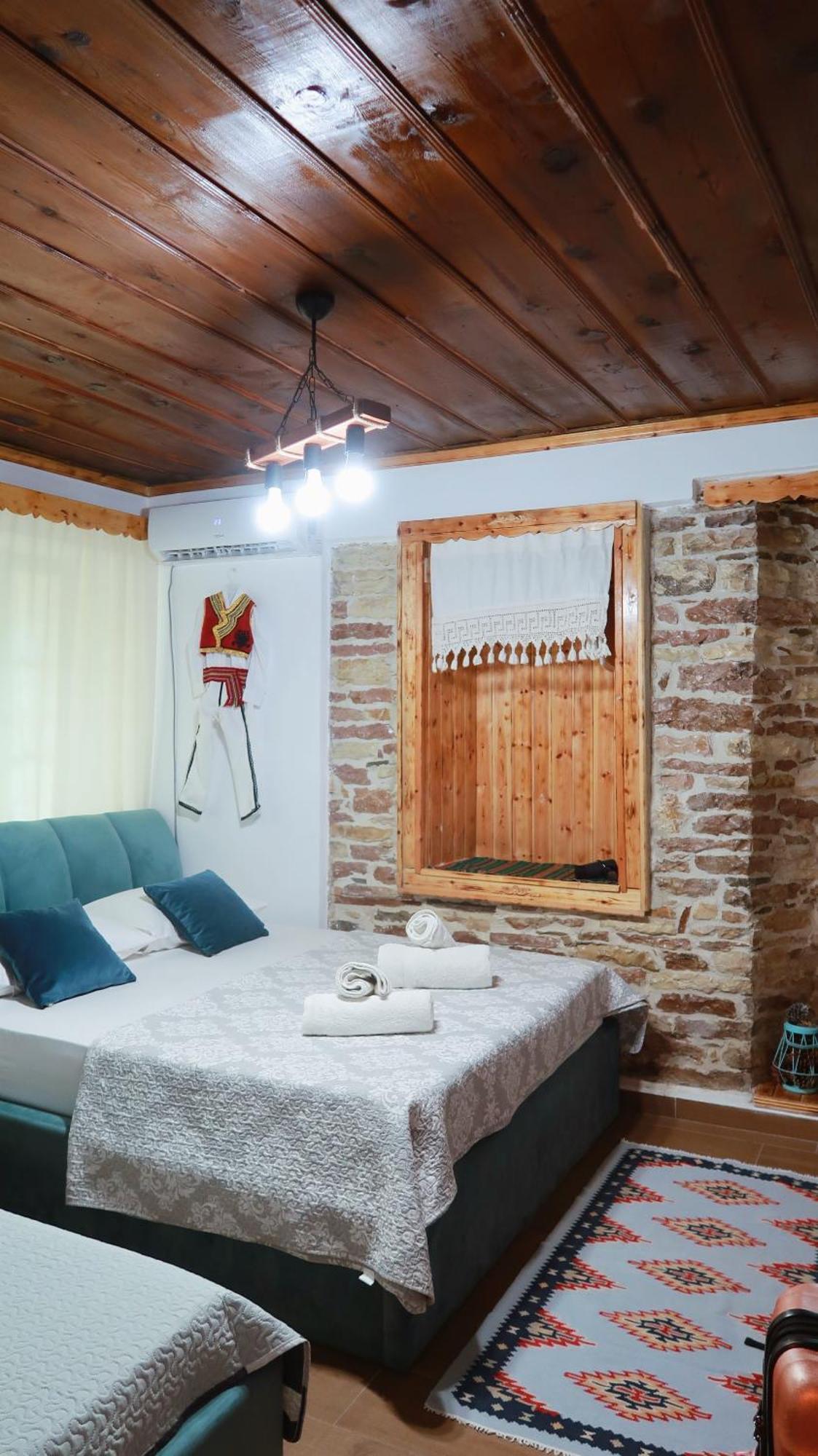 "Villa 70" Guesthouse Gjirokastër Eksteriør bilde