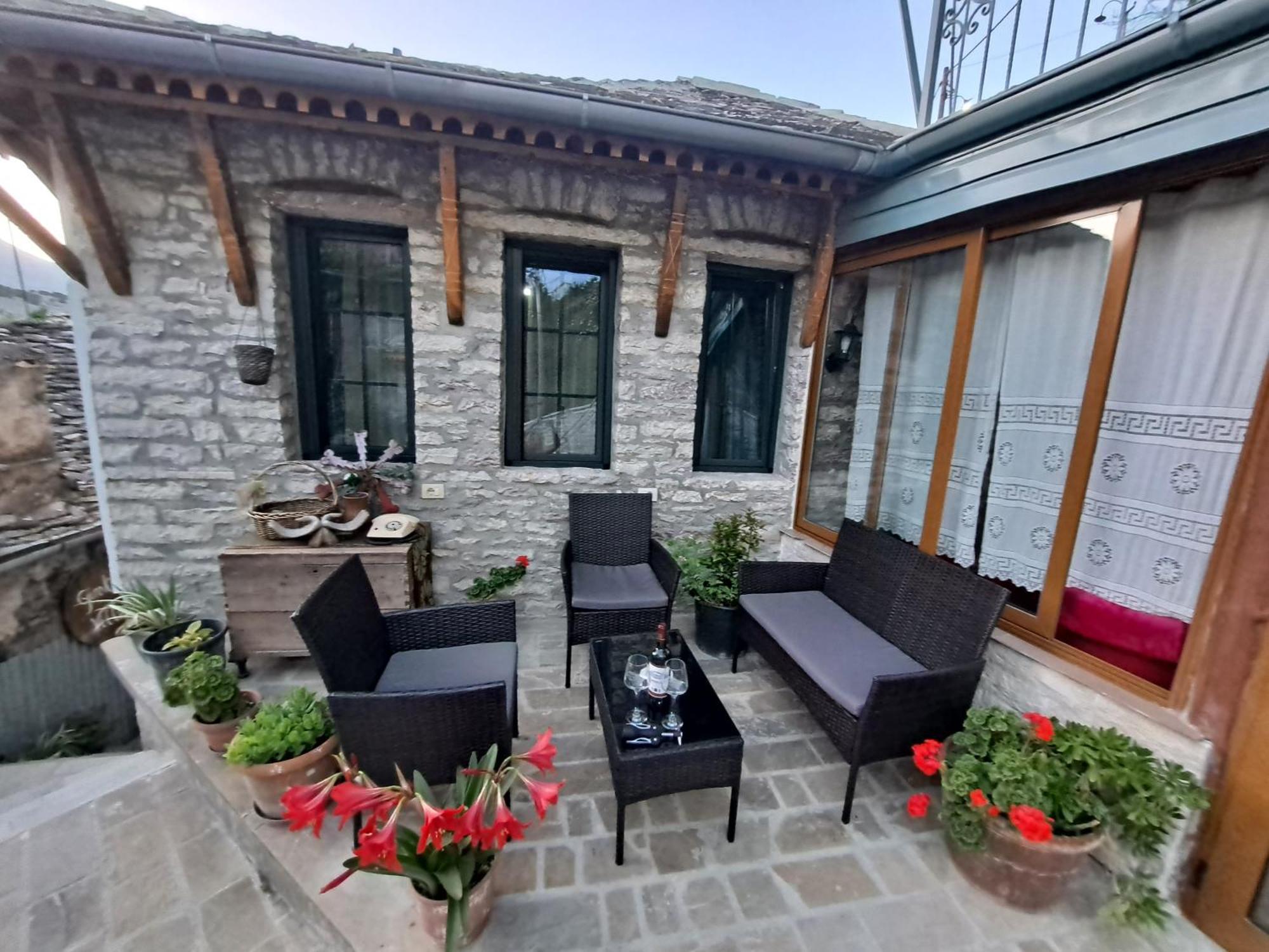 "Villa 70" Guesthouse Gjirokastër Eksteriør bilde