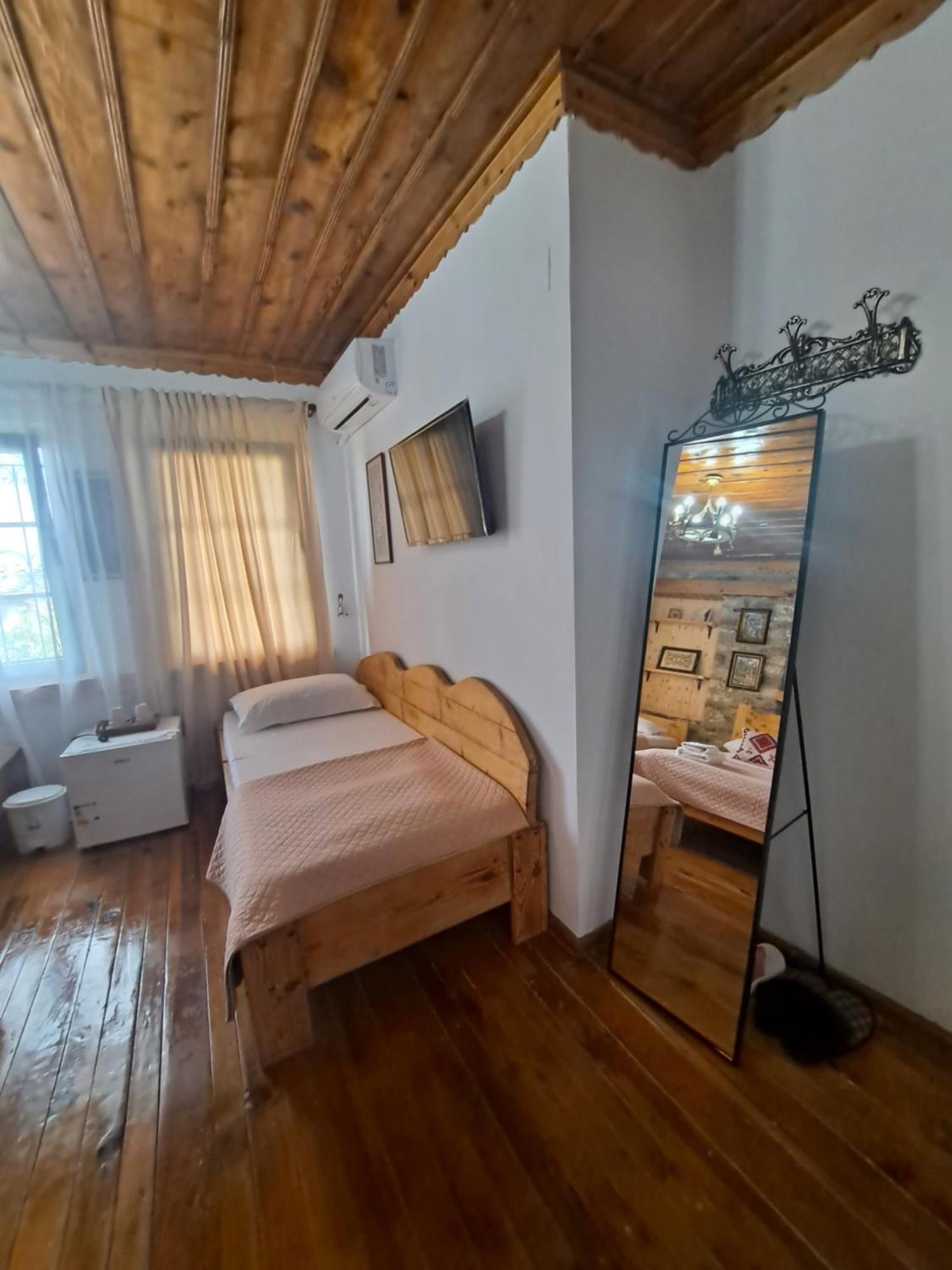 "Villa 70" Guesthouse Gjirokastër Eksteriør bilde