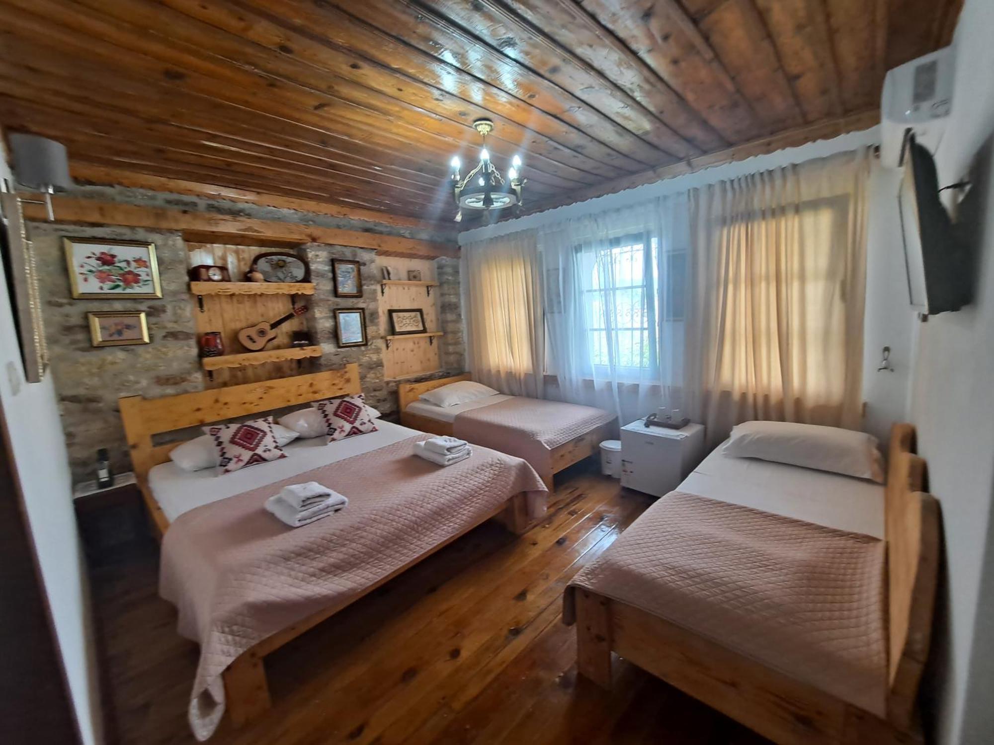"Villa 70" Guesthouse Gjirokastër Eksteriør bilde